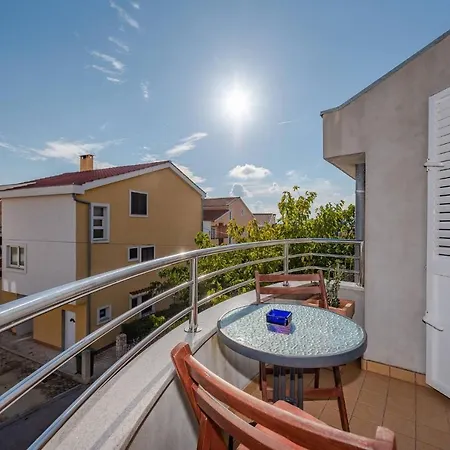 Romantic Oasis -mediterranean Style Studio Apartman